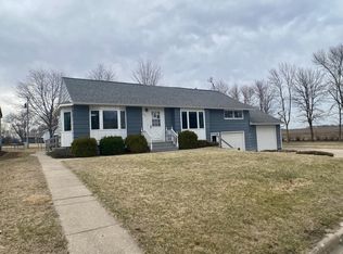 691 Maple St, Wabasso, MN 56293