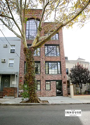 Sold by The In House Group | media 20