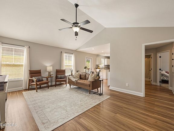 4th image of 7931 Poplar Grove Ln
