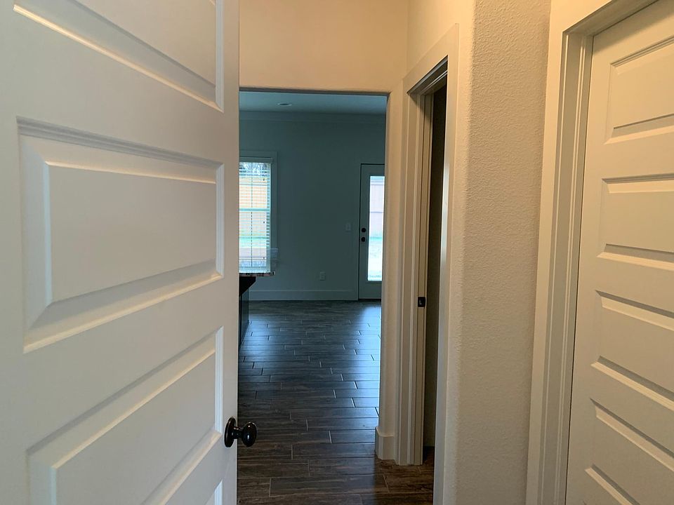 2nd image of 3101 SW Hillstone Ave