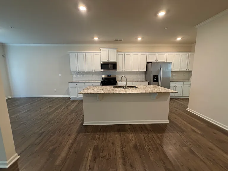 2713 Piper Dr — Photo 3