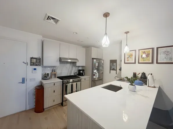 734 5th Avenue image 6 of 9