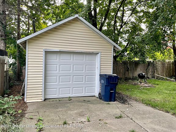 5th image of 1006 N McLellan St