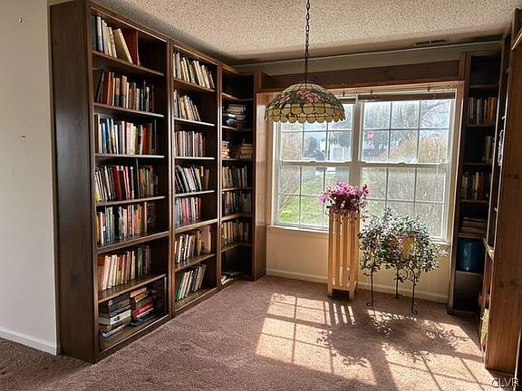 3rd image of 1940 Willings Ln