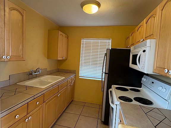 3rd image of 3608 E Lee St APT 6