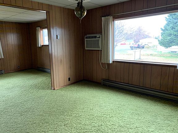 5th image of 445 Weller St