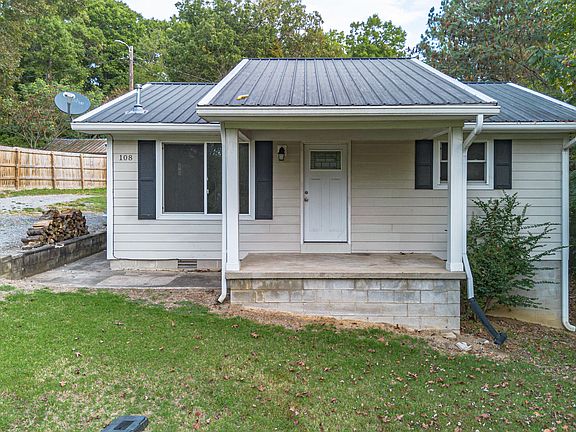 2nd image of 108 Suwanee Hill Rd