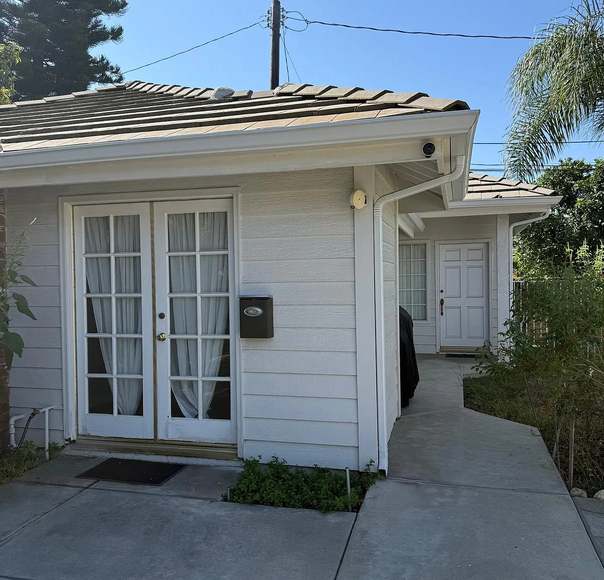 1 bed, 500 sqft, $1,800 — Photo 2