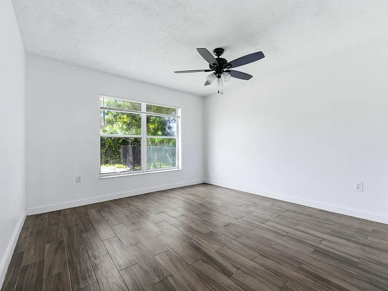 6088 Heather St — Photo 12