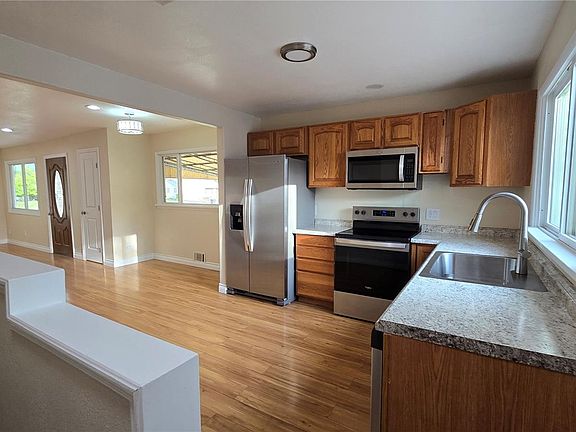 4th image of 2029 Hollywood Dr