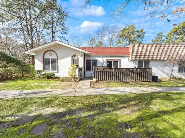 50 Birchwood Drive #50, Medford, NY 11763