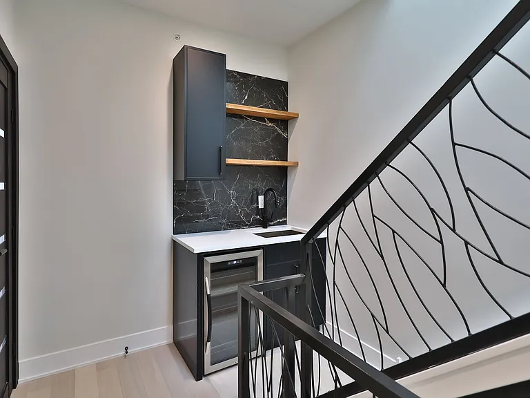 2541 Turner St — Photo 29