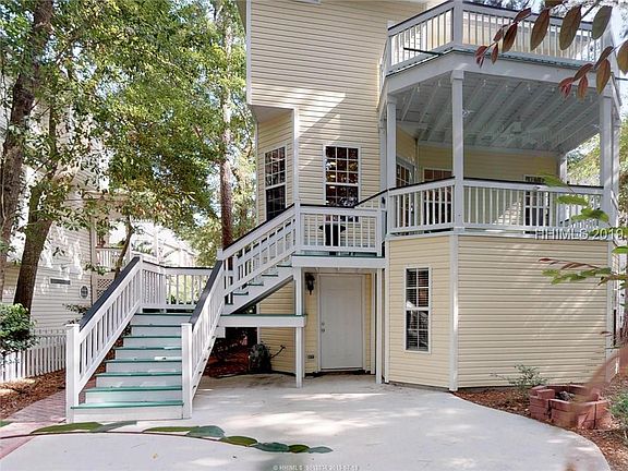 3rd image of 80 Victoria Square Dr