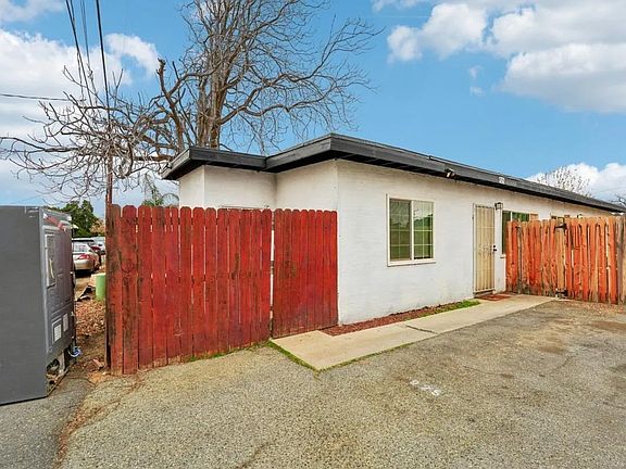 4th image of 925 Magnolia Ave #C