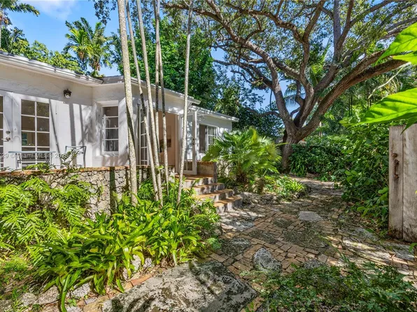 4151 El Prado Blvd, Miami, FL 33133