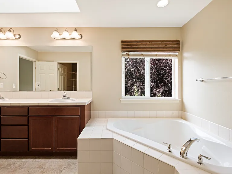 613 195th St SE — Photo 27