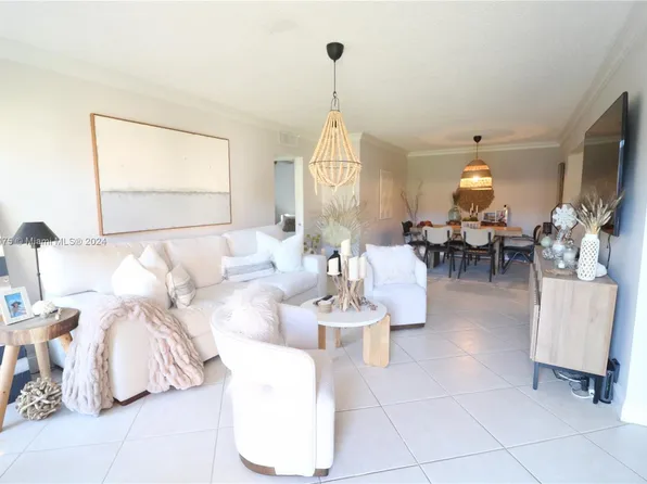 12850 SW 43rd Dr APT 155, Miami, FL 33175