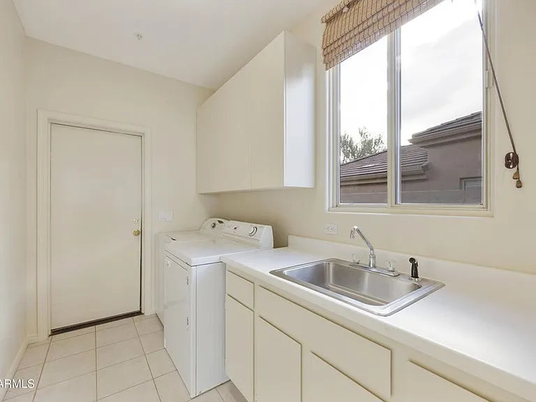 9514 E Cavalry Dr — Photo 21