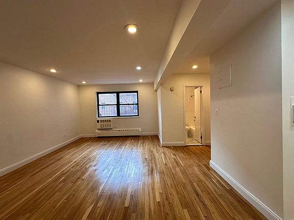 4th image of 149-45 Northern Blvd #5M