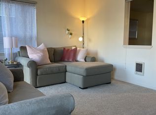 5261 Brooklyn Ave NE APT 202, Seattle, WA 98105