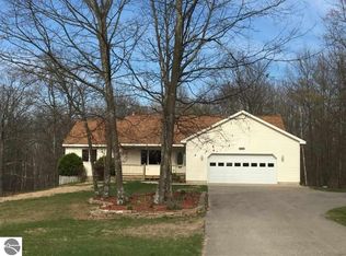 10611 W Cadillac Rd, Cadillac, MI 49601