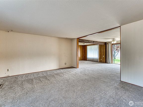 4th image of 3388 SE Tamarack Drive
