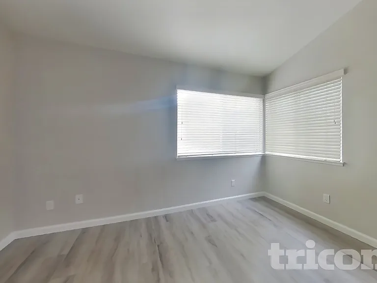 1436 Northwood Dr — Photo 7