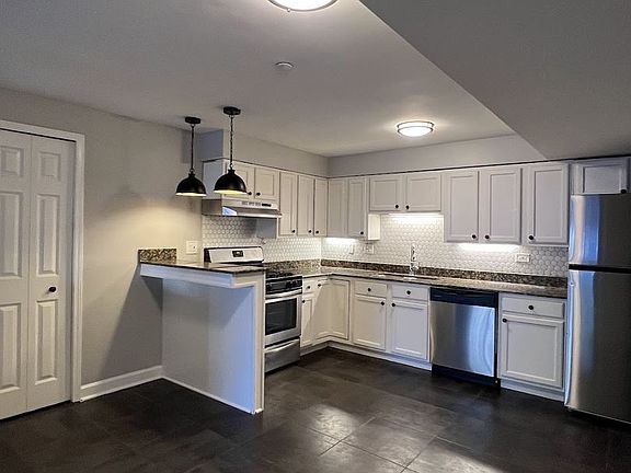 5th image of 8810 Briar Ct APT 1A