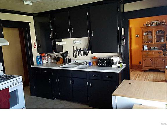 3rd image of 381 Warner Ave