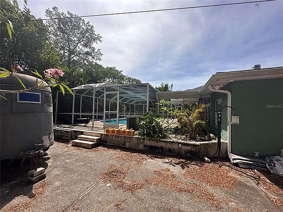 2nd image of 5657 Oceanic Rd