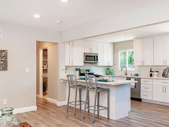 4th image of 8353 San Carlos Dr