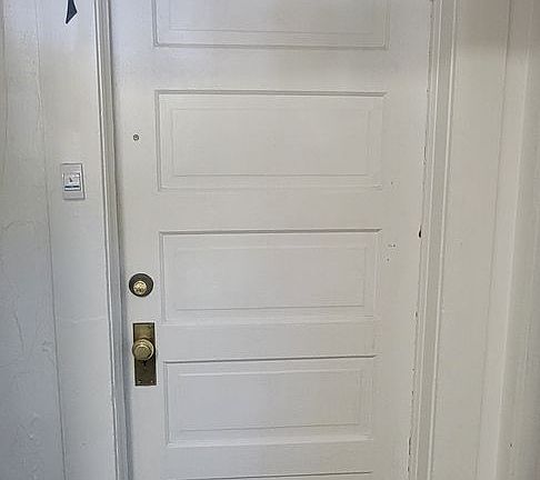 2nd image of 902 Greenwood Ave #1