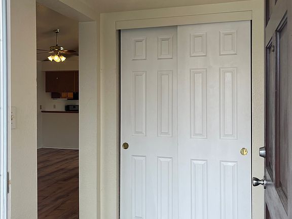 3rd image of 914 Patria Cir