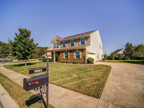 4th image of 1005 Hamlet Dr