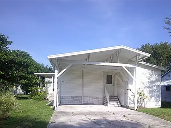 702 Lark Dr, Barefoot Bay, FL 32976