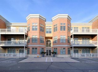 100 Stone Ridge Way APT 1H, Fairfield, CT 06824