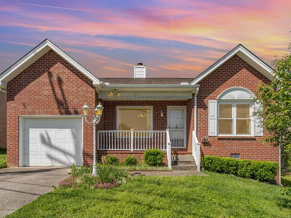 7028 Somerset Farms Dr, Nashville, TN 37221