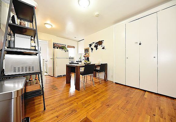 4th image of 327 E 10th St APT 4B