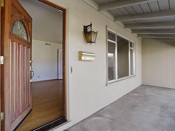 3rd image of 3146 W Polk Way