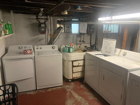 2nd image of 202 Main St APT 2