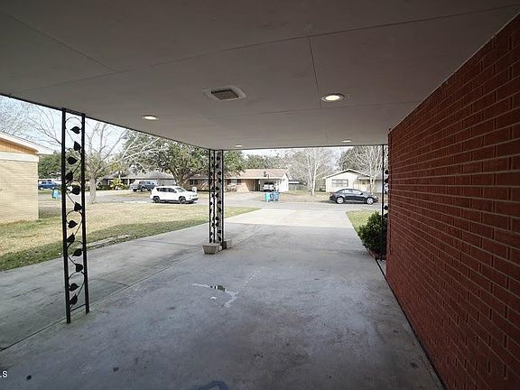5th image of 6209 Shelly Dr