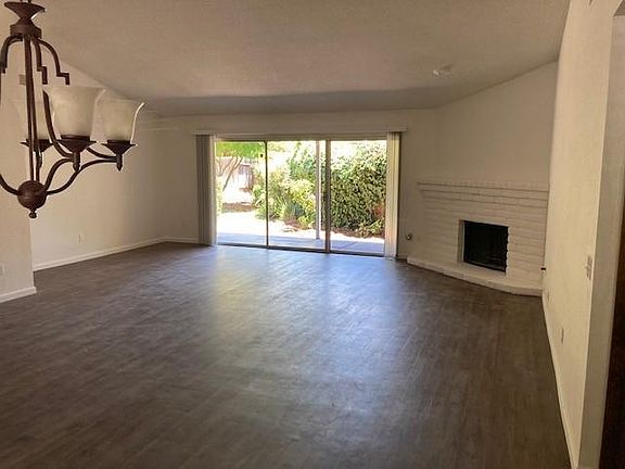 5th image of 418 Bunkhouse Way