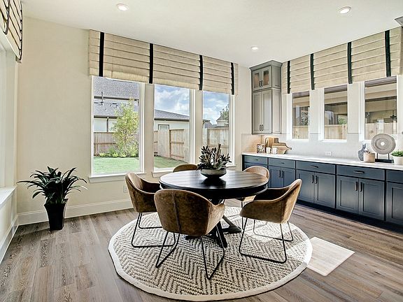 Plan 6020 dining - staged