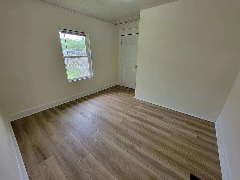 2429 S Broadview Dr — Photo 13