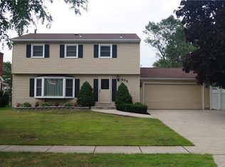 469 Fruitwood Ter, Williamsville, NY 14221