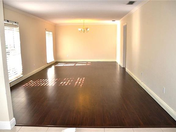 3rd image of 524 Whisper Wood Dr