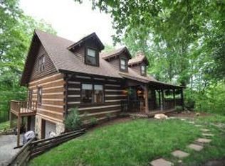 1124 Archway Ln, Blue Ridge, VA 24064