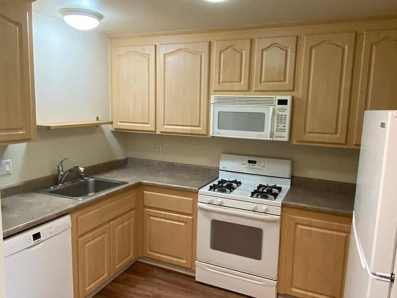 3rd image of 283 Lincoln Ave
