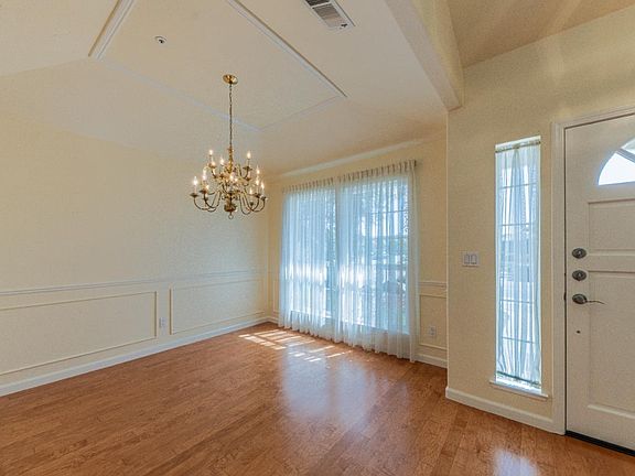4th image of 1520 Cambridge Ct