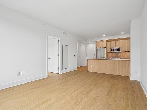 5th image of 499 President St #329